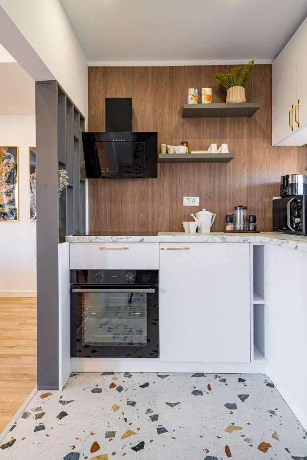 Golden View - Breathtaking Location In Bucharest Apartman Kültér fotó