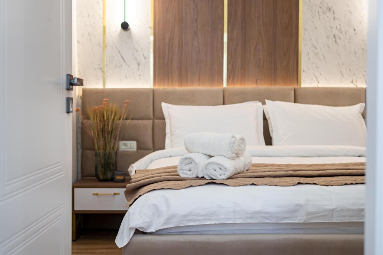 Golden View - Breathtaking Location In Bucharest Apartman Kültér fotó