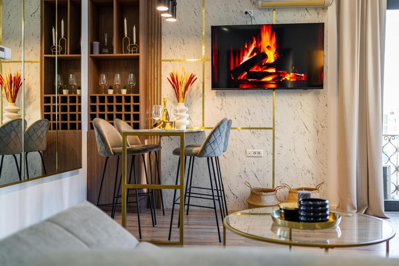 Golden View - Breathtaking Location In Bucharest Apartman Kültér fotó
