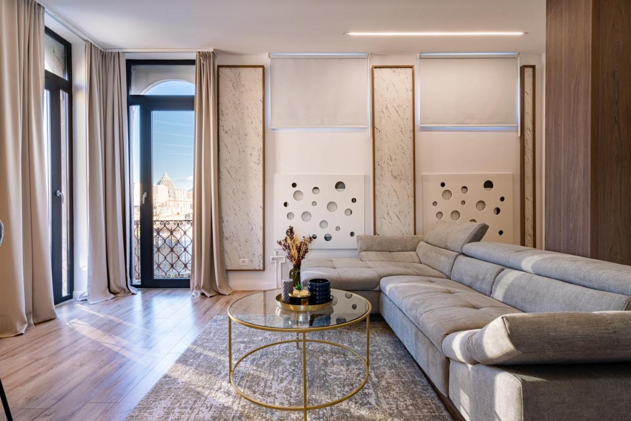 Golden View - Breathtaking Location In Bucharest Apartman Kültér fotó