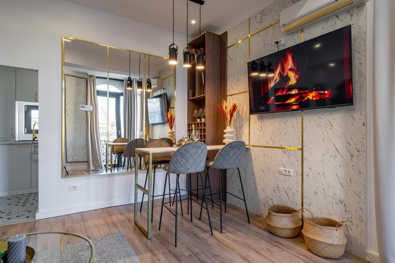 Golden View - Breathtaking Location In Bucharest Apartman Kültér fotó